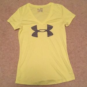 V neck Under Armour t-shirt